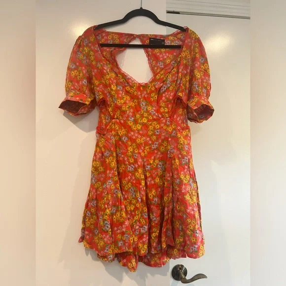 NWOT ASOS Design Cupped Red Floral Open Back Cut Out Tea Mini Dress size 8 - Picture 2 of 14